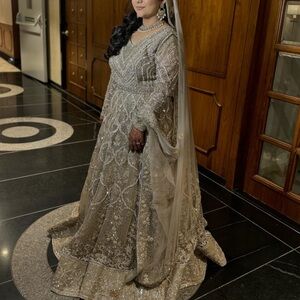 Indian/pakistani wedding gown! Champange, silver and gold! Size medium!